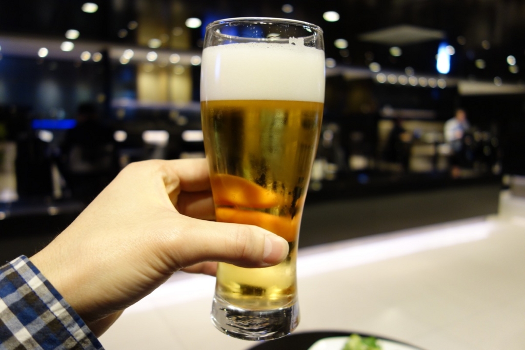 国際線ANAラウンジでの実食（ビール）