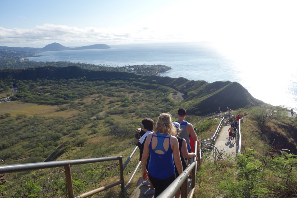 ダイヤモンドヘッドからの下山1