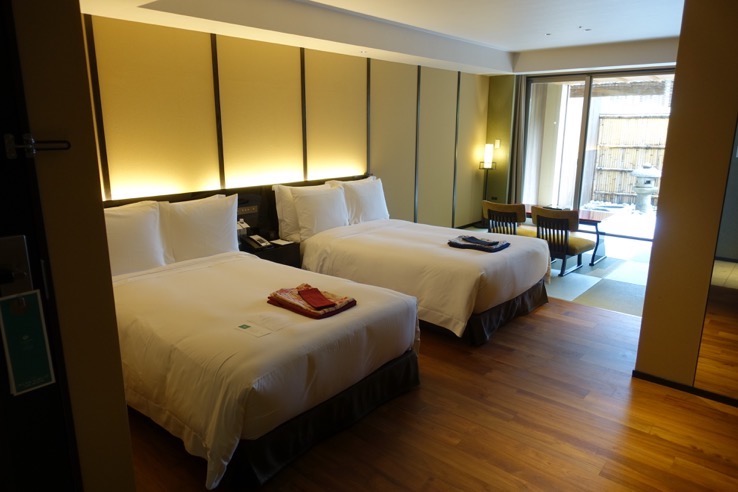 翠嵐ラグジュアリーコレクションホテル京都の客室（柚葉）：ベッドルーム（全体像）
