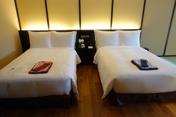 翠嵐ラグジュアリーコレクションホテル京都の客室（柚葉）：ベッドルーム（ツインベッド）