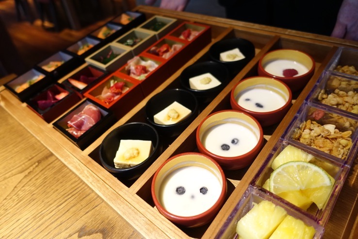 翠嵐 ラグジュアリーコレクションホテル京都の朝食：前菜（トレイ）