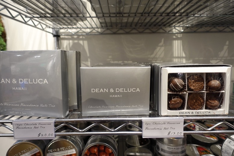 DEAN&DELUCA（ディーンアンドデルーカ）ハワイ ロイヤルハワイアン店の店内（チョコレート）