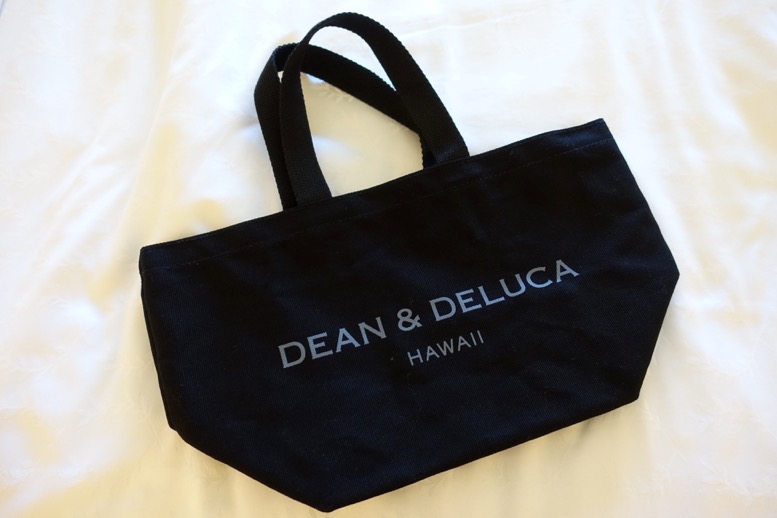 DEAN&DELUCA（ディーンアンドデルーカ）ハワイ ロイヤルハワイアン店で購入したもの（黒のミニトート）