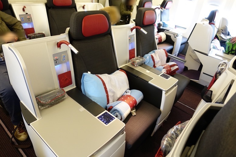 オーストリア航空「ビジネスクラス」の座席（シート）1