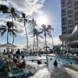 モアナサーフライダーのプールと専用ビーチで優雅なハワイを満喫！場所と料金は？