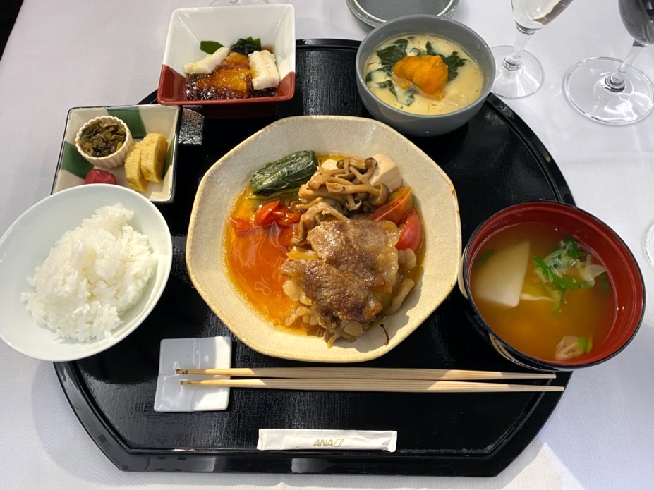 ANAファーストクラスの機内食（フード）：和食（主菜：肉）