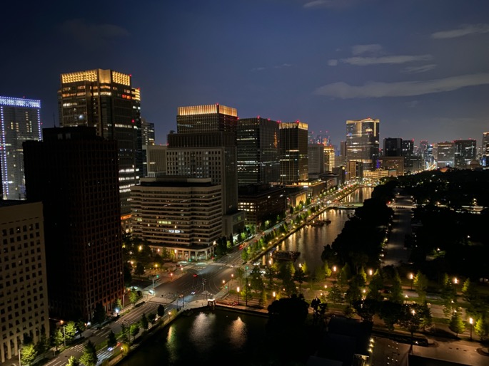 パレスホテル東京：客室（夜景）