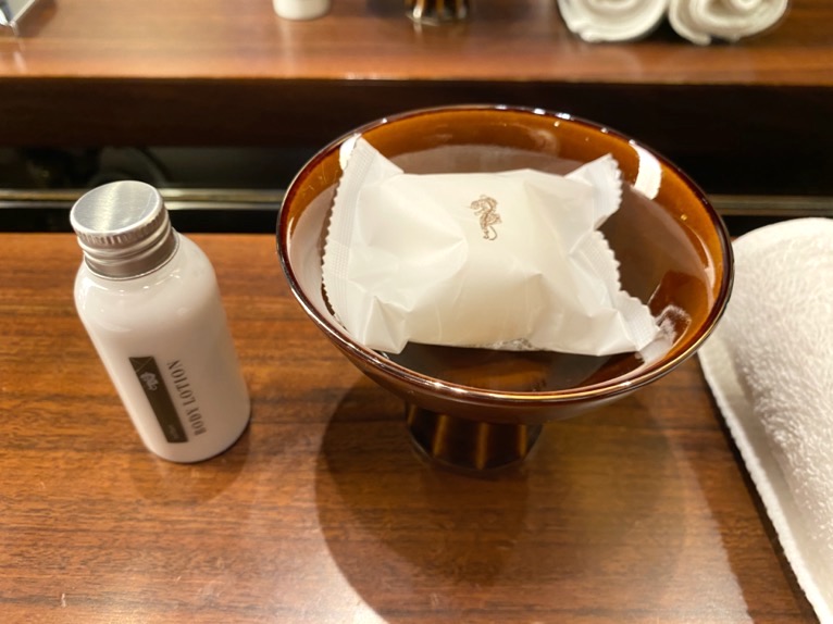 アンダーズ東京「客室」：石鹸、乳液