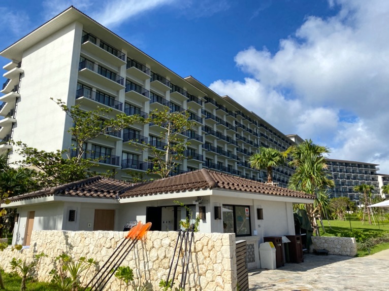ハレクラニ沖縄「ビーチ」：ビーチハウス