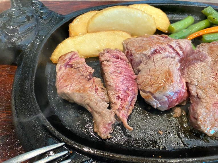 ステーキハウス88 那覇空港店「料理」：テンダーロインステーキ（焼き加減）