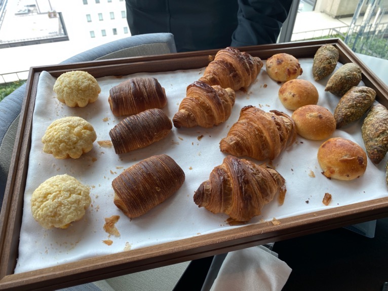 ザ・ペニンシュラ東京の朝食「Peter（ピーター）」：洋食（パンバスケット）