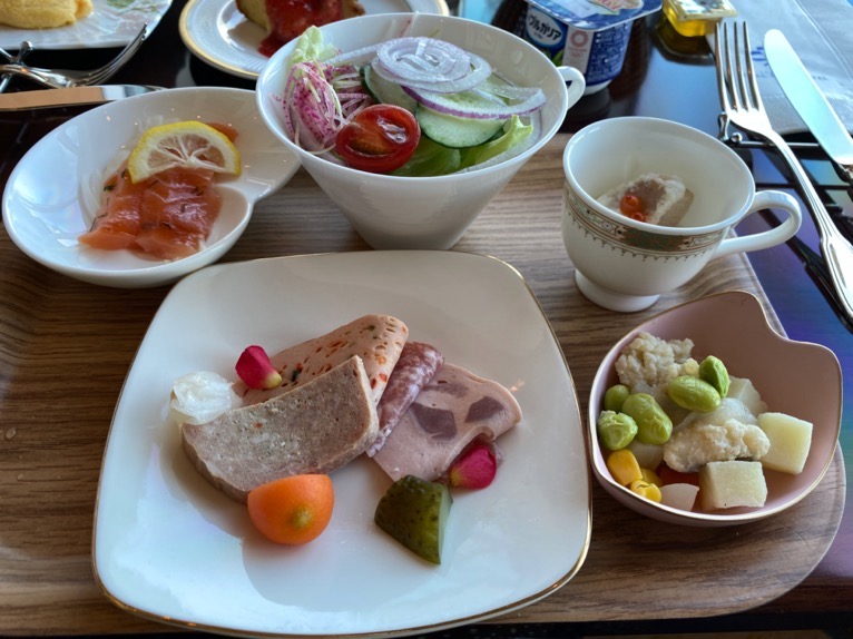 パーク 横浜 ホテル 朝食 ロイヤル