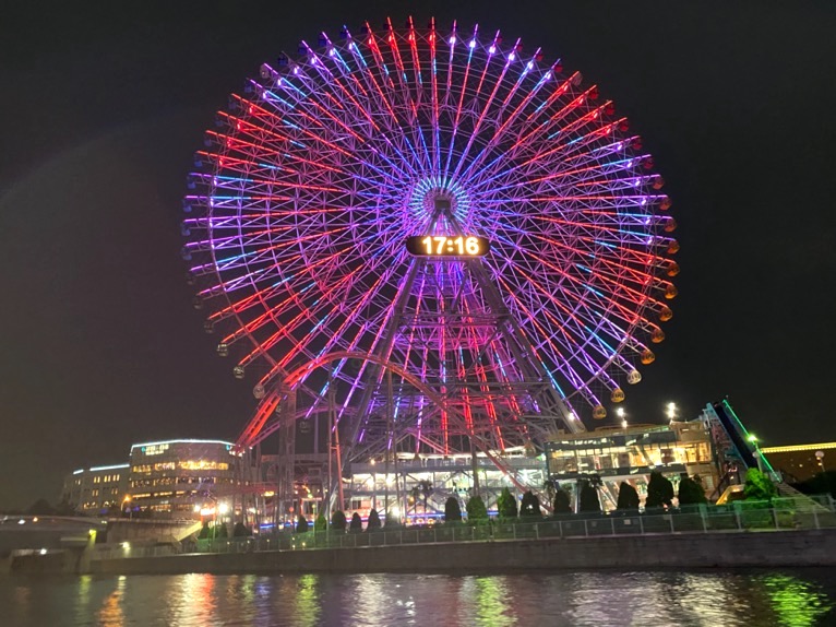 インターコンチネンタル横浜Pier8のクルーズ「クルージングの様子」：大観覧車