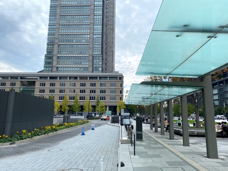無料巡回バスを体験レポート：バス停所（東京駅南口）