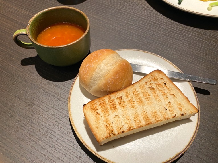 東京ベイ潮見プリンスホテルの朝食：朝食の内容（スープ＆パン）