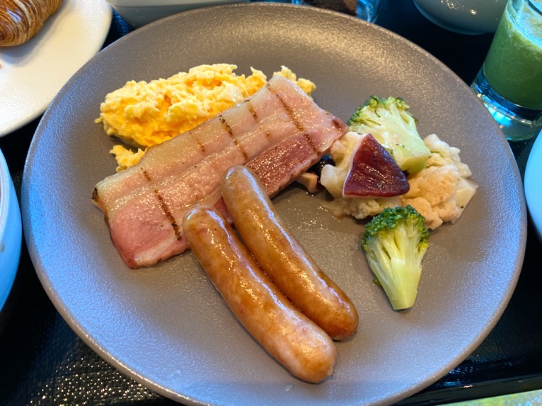 三井ガーデンホテル豊洲ベイサイドクロスの朝食：洋食プレート（メイン）