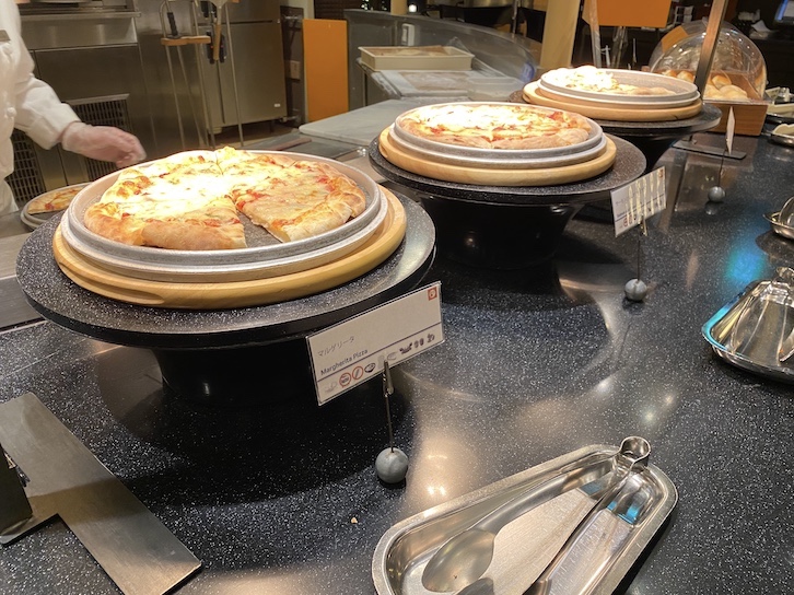 シェラトングランデ東京ベイ「グランカフェ」：ディナービュッフェ（1）