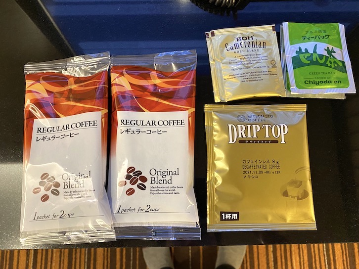 シェラトングランデ東京ベイ「和室スイーツ」：ミニバー（コーヒー、紅茶、日本茶）