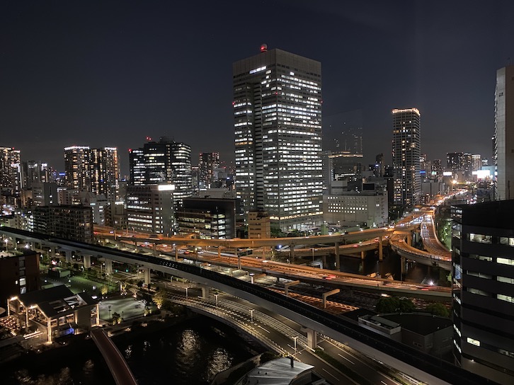 エグゼクティブルームの客室（ベイビュー：夜景2）