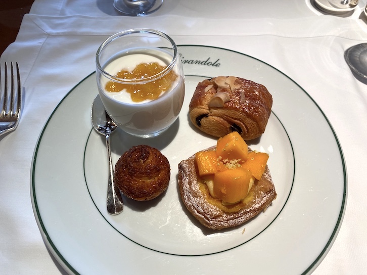 パークハイアット東京の朝食：実食（パン）