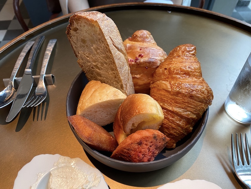 キンプトン新宿東京の朝食（ブランチ）：フード（クロワッサン）