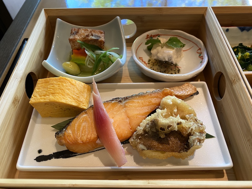 HOTEL THE MITSUI KYOTO（ホテルザ三井京都）の朝食：和食（本日の魚）