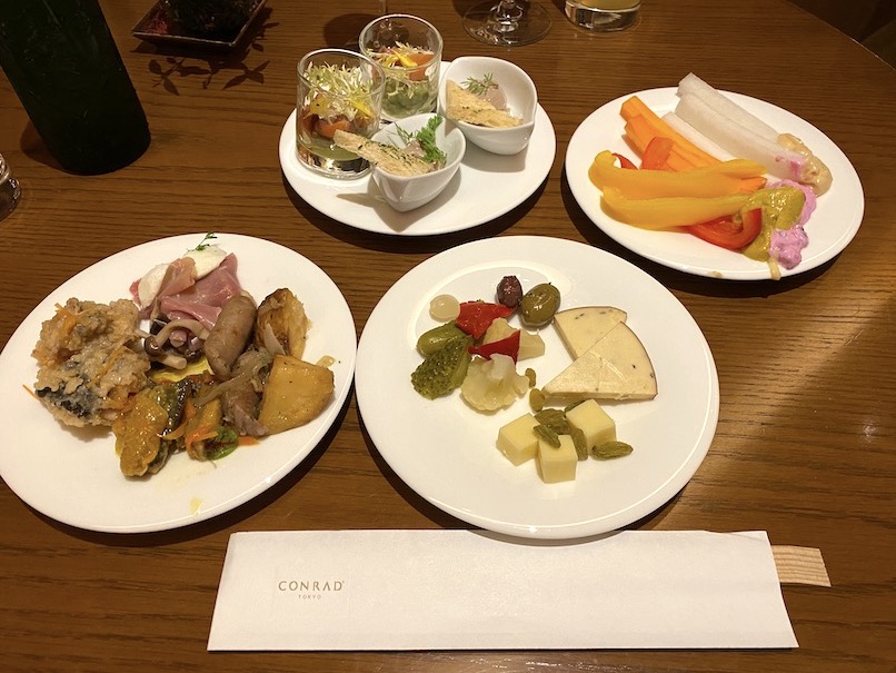 コンラッド東京のクラブラウンジ：カクテルタイム（実食2）