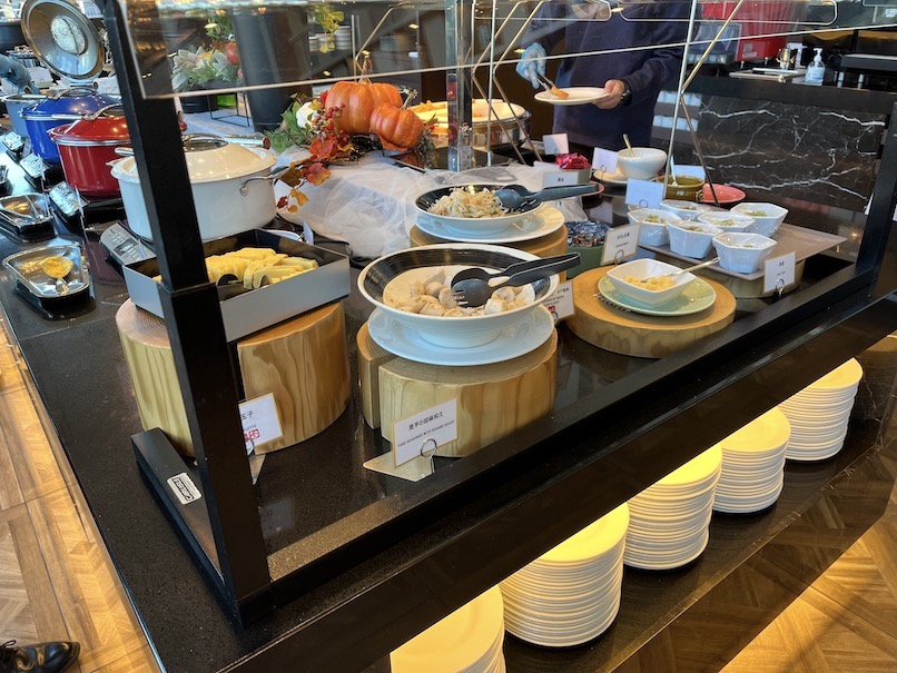 ヴィラフォンテーヌグランド東京有明の朝食：ビュッフェテーブル4