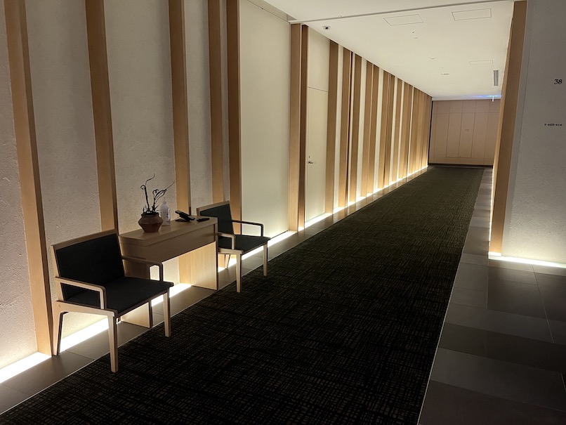 アマン東京 客室（パレスガーデンビュー）：内廊下