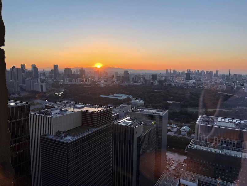 アマン東京 客室（パレスガーデンビュー）：眺望（夕景）