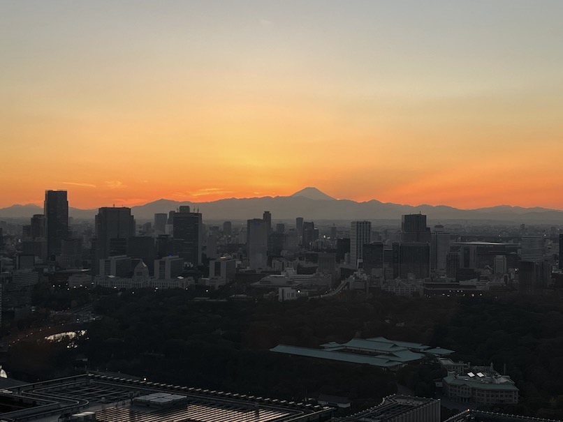 アマン東京 客室（パレスガーデンビュー）：眺望（富士山）