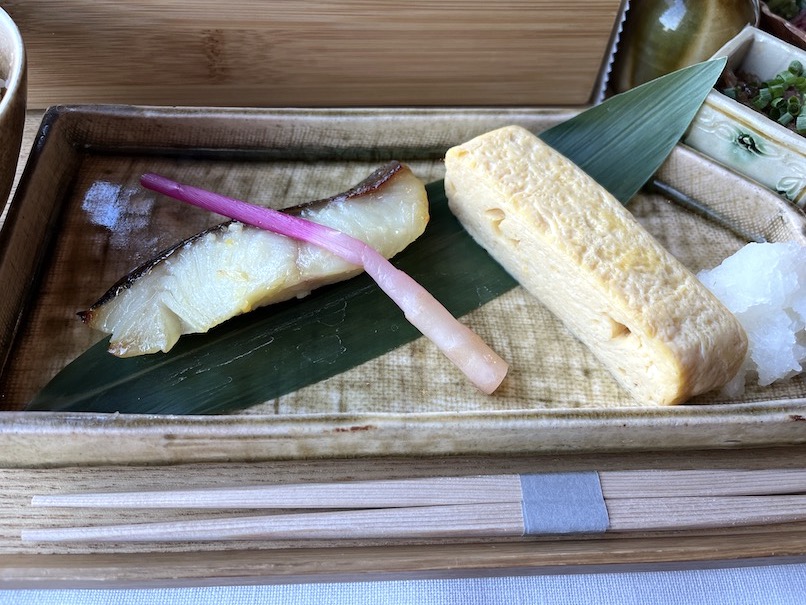 アマン東京の朝食：和食（魚＆卵焼き）