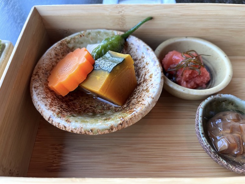 アマン東京の朝食：和食（煮物＆お漬物）