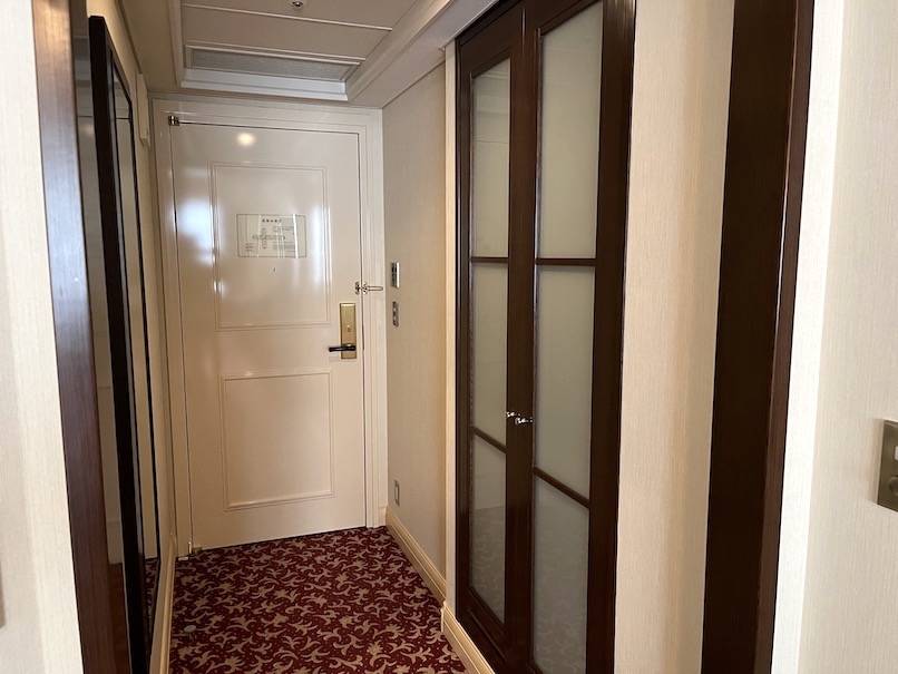 帝国ホテル東京の客室：クローゼット1（外観）