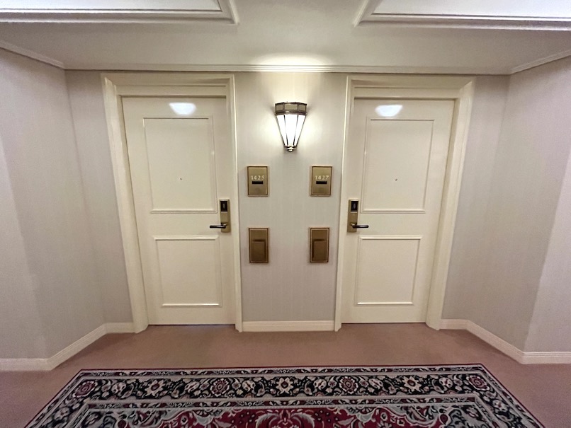 帝国ホテル東京：インペリアルフロアの客室扉