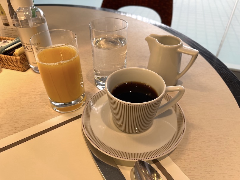 帝国ホテル東京の朝食：ジュース＆コーヒー