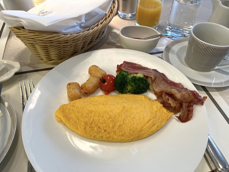 帝国ホテル東京の朝食：プレーンオムレツ