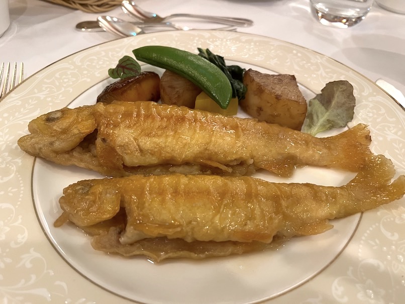 中禅寺金谷ホテルのディナー（夕食）：黄金鱒のソテー金谷風