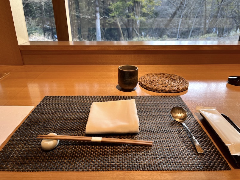 ふふ日光の朝食：テーブルセッティングとメニュー