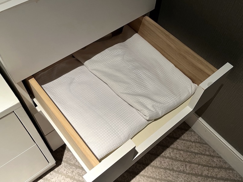 ヒルトン東京お台場の客室：クローゼット（パジャマ）