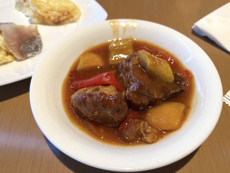 エグゼクティブラウンジのカクテルタイム：実食（ホットミール1）