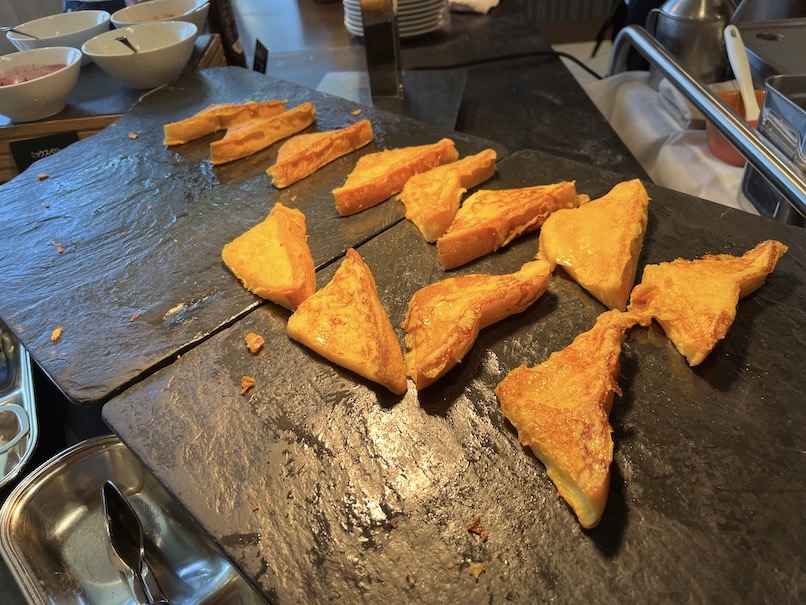 ヒルトン東京ベイ（舞浜）の朝食：フードの品揃え（フレンチトースト2）