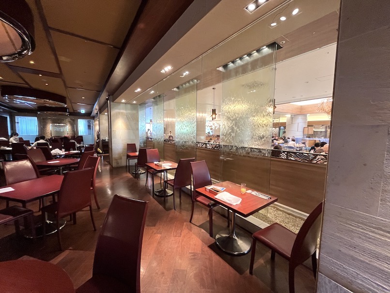 ヒルトン東京ベイ（舞浜）の朝食：レストランの内観（2）