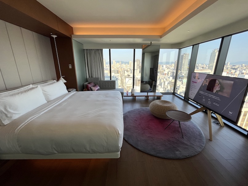 W大阪（W Osaka）の客室：ベッドルーム（全体像）