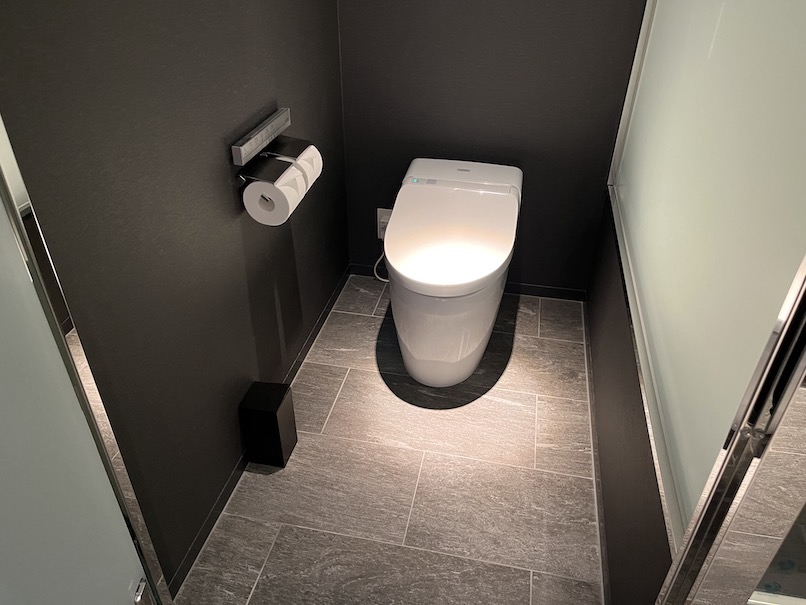 コンラッド大阪の客室（エグゼクティブルーム）：バスルーム（トイレ）