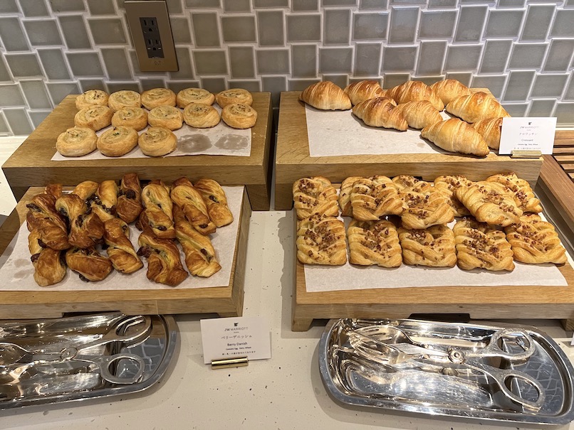 JWマリオット奈良の朝食：フードの品揃え（パン1）