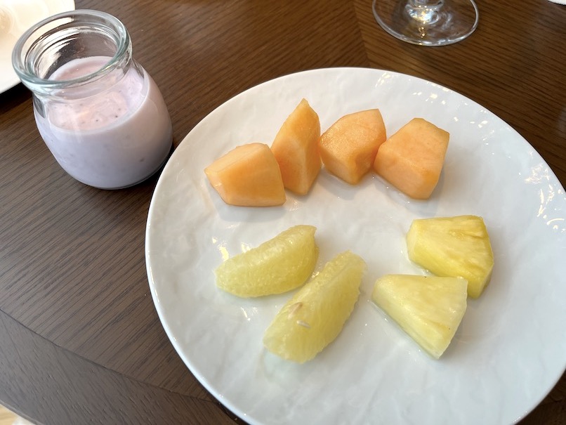 JWマリオット奈良の朝食：実食（ヨーグルト＆フルーツ）