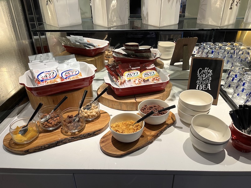 ハイアットセントリック銀座東京の朝食：ビュッフェテーブル（シリアル）