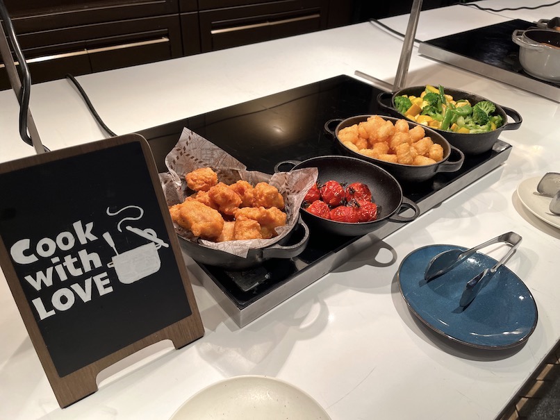 ハイアットセントリック銀座東京の朝食：ビュッフェテーブル（ホットミール1）