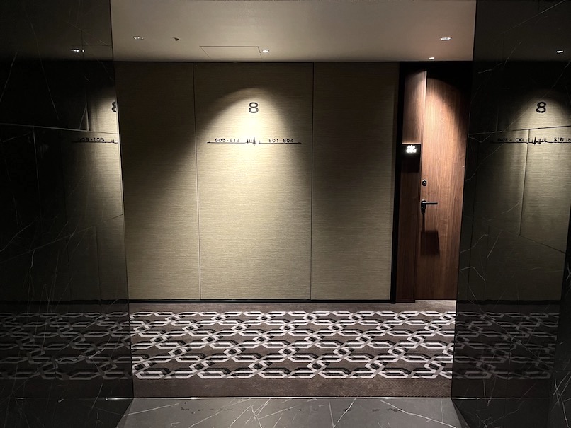 グランバッハ東京銀座の客室フロア（エレベーターホール）